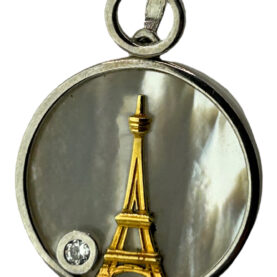 Silver pendant with mother of pearl