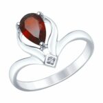Серебряное кольцо с полудрагоценными камнями и синтетическими камнями