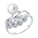 Silver ring with pearls and synthetic stones