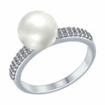 Silver ring with synthetic stones and pearls
