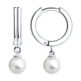 Silver earrings with pearls