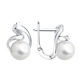 Silver earrings with pearls