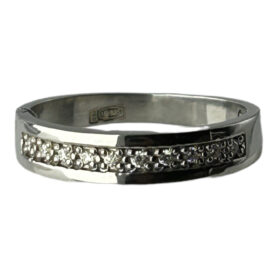 Silver ring with cultured diamonds