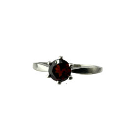 Silver ring with garnets