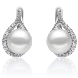 Silver earrings with pearls
