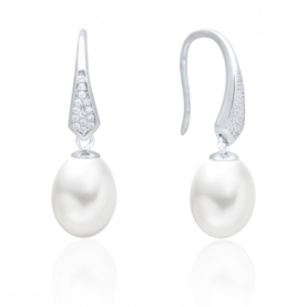 Silver earrings with pearls