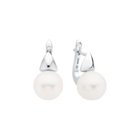 Silver earrings with pearls
